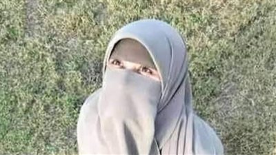 هل.  يجوز  للرجل أن ينام مع أخته في غرفة واحدة