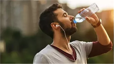 لماذا أمرنا أمرنا النبي أن نشرب الماء  على 3 مرات ؟