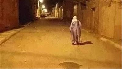 واحد بيحكي وأنا بصلي الفجر وإحنا ساجدين سمعت الراجل اللي جنبي بيقول 