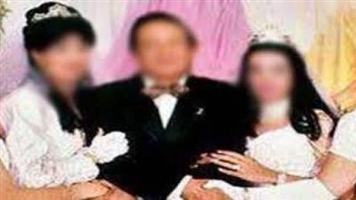 يحكى أن رجلا تزوج من امرأتين فأنجبتا له ولدين هذان الولدين متشابهان