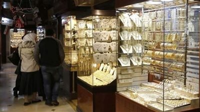 يقول تاجر مجوهرات ، ذات يوماً ، جاءت أمرأة تريد بيع خاتماً ذهباً.
