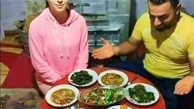 حكاية فتاة عزباء