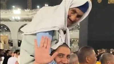 طبيبة سعودية ..تقول دخل علي رجل يسمى محمد في 30 من عمره ، و معه أم يحضنها