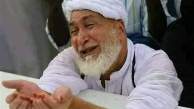 ﻫﺬﺍ ﺍﻟﺮﺟﻞ، ﻛﺎﻥ ﻳﻌﺮﻑ ﺭﺑﻪ ﺟﻞ ﻭﻋﻼ ﺫﻫﺐ ﺇﻟﻰ ﺇﺣﺪﻯ ﺍﻟﺒﻼﺩ ﺍﻷﻭﺭﻭﺑﻴﺔ للعلاج ﻭﻫﻲ ﺑﺮﻳﻄﺎﻧﻴﺎ، ﻓﻔﺤﺼﻮﺍ ﺟﺴﻤﻪ ﻓﻘﺎﻟﻮﺍ ﺇﻥ ﻣﺮﺿﻚ