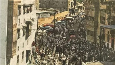 كتب أحدهم و هو من سكان  مكة المكرمة: إنفصلت أمي  عن والدي وسافرت إلى  أهلها مسافة ١٢٠٠ كم وكان  عمري ٤ سنوات