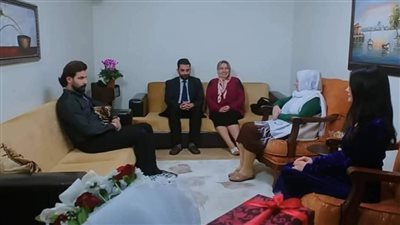 تقول آنا  اصبح عمري 40 عام اكملت دراستي ولم يتقدم آحد لخطبتي كنت متوسطة الجمال فجآة اتت خالتي