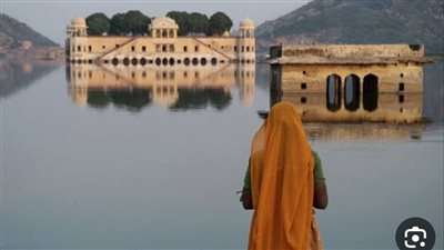 وكشفت عن ساقيها  لماذا سجل القرآن هذه الحركة لملكة سبأ. ؟