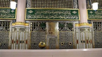 سُحِرَ النَّبِيُّ ﷺ حَتَّى كَانَ يُخَيَّلُ إِلَيْهِ أَنَّهُ يَفْعَلُ الشَّيْءَ وَمَا يَفْعَلُهُ 