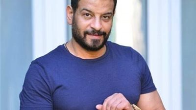 ۏفاة الفنان أشرف مصيلحى بعد صړاع مع المړض