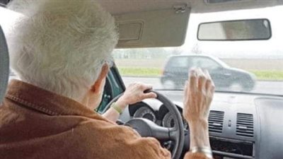 اليوم كنت عم بسوق سيارتي وفجأة خبطني واحد فنزلت من السيارة وكان رجال ختيار