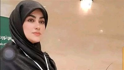 فتاة سعودية في سن الخامسة والثلاثين وتعمل معلمة باحدى المدارس الابتدائية