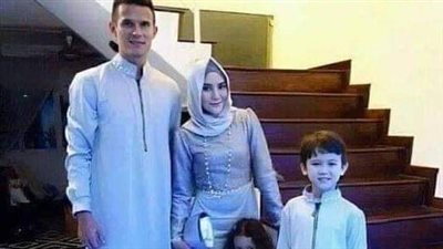 احد المسلمين الغربيين عندما سأله المذيع كيف اسلمت