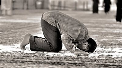 ثلاثة أوقات لايجوز فيها الصلاة ونهانا عنها الله عزوجل ورسوله ﷺ